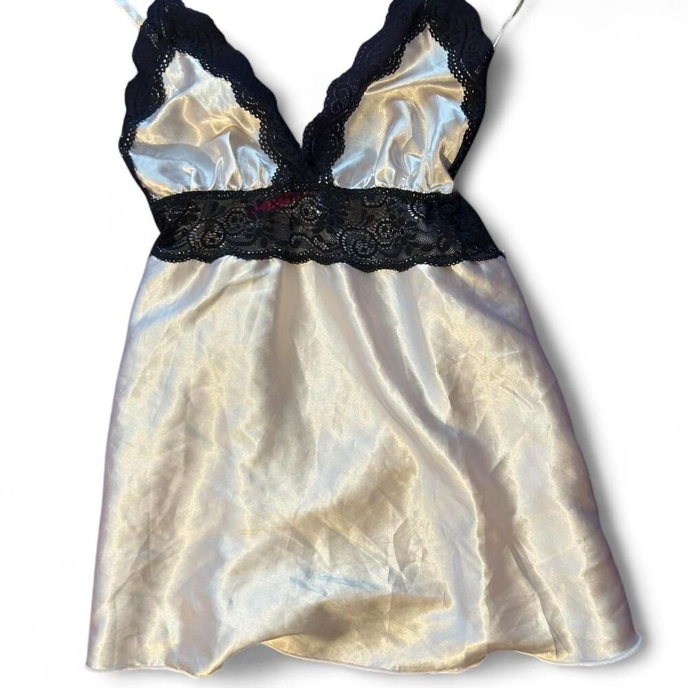 Unbranded Women's White and Cream Pajamas
